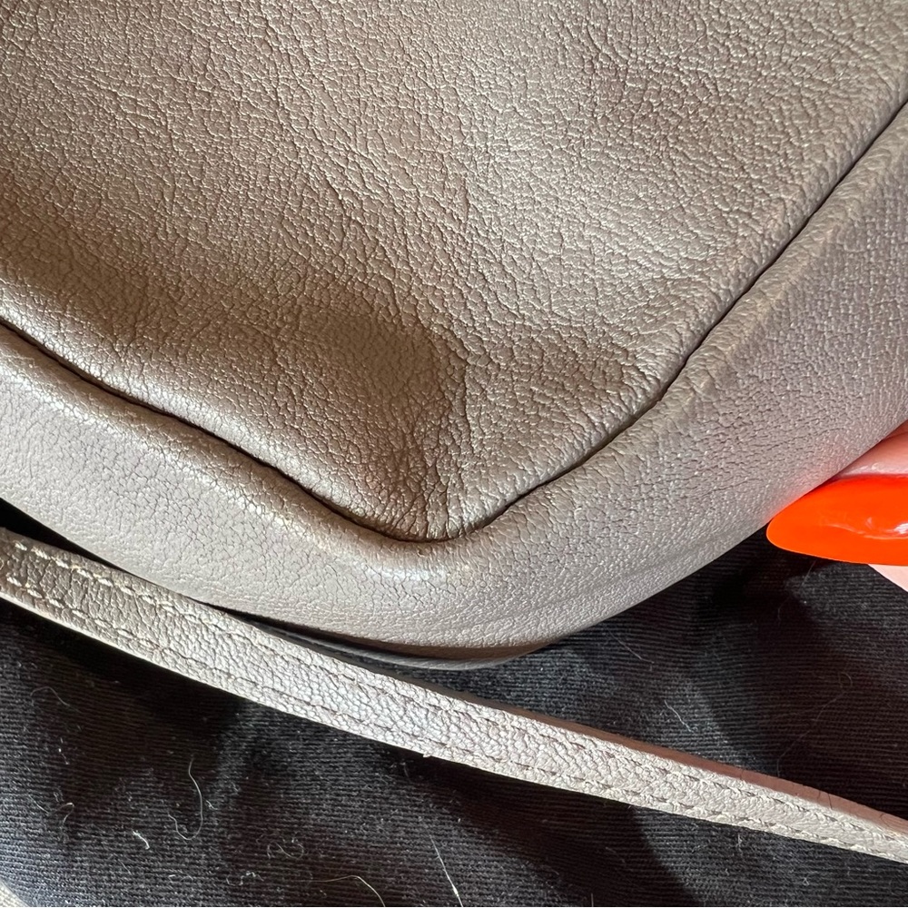 Saint Laurent Lou Crossbody Camera Bag Grey - Picture 4 of 15